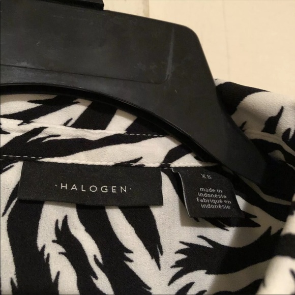 NWT Nordstrom Halogen Zebra Print Button Down Top Career Size Xtra Small - Picture 6 of 8